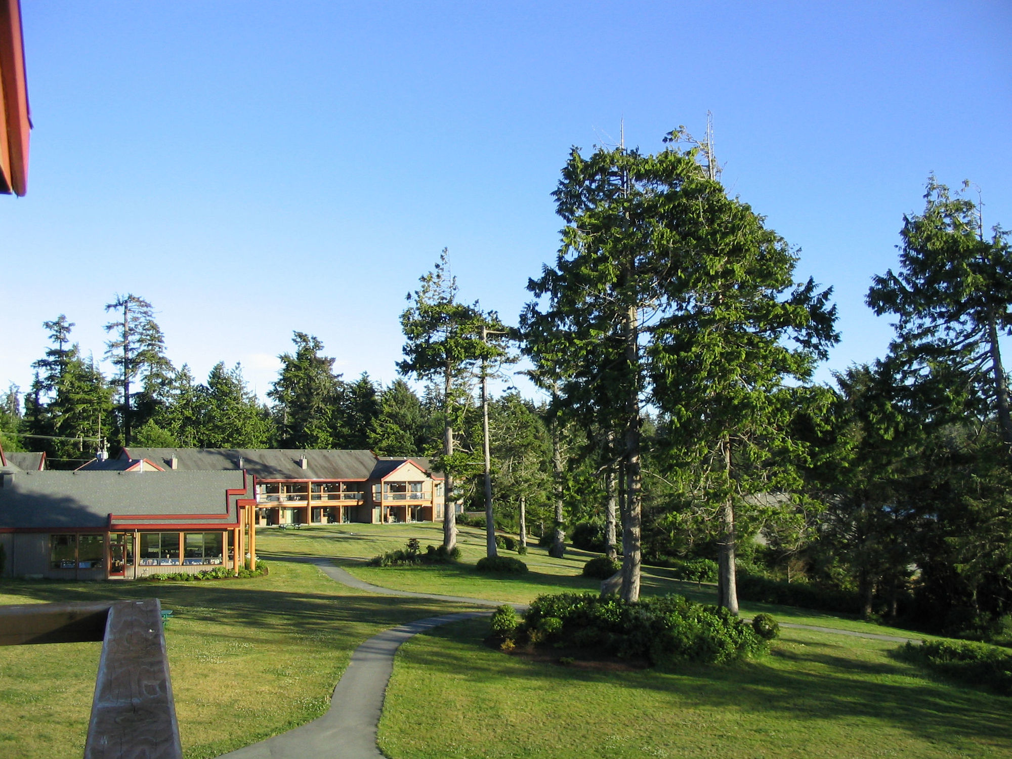 Best Western Plus Tin Wis Resort Tofino Exterior photo